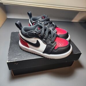 Jordan 1 Low AltBlack Toe (TD)6c